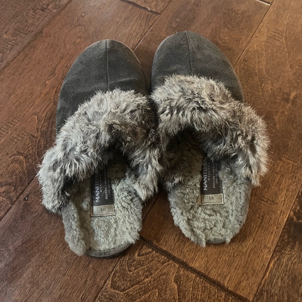 Manitobah Slippers - Picture 2 of 4